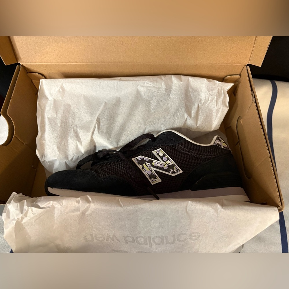 New Balance sneakers - Picture 2 of 3